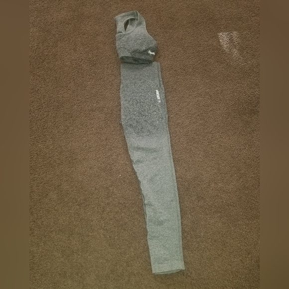 Gymshark ombre grey set - Picture 8 of 13